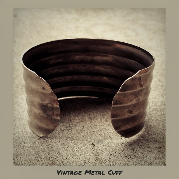Vintage Metal Cuff Bracelet - Picture 3 of 3